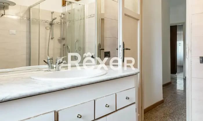 Rexer-ROMA-Zona-Villa-Lazzaroni-Ampio-bilocale-al-piano-quinto-Bagno