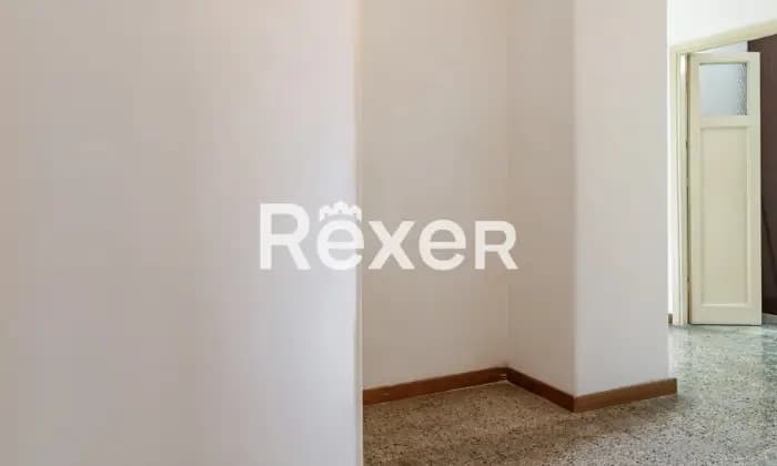 Rexer-ROMA-Zona-Villa-Lazzaroni-Ampio-bilocale-al-piano-quinto-Altro