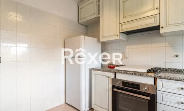 Rexer-ROMA-Zona-Villa-Lazzaroni-Ampio-bilocale-al-piano-quinto-Cucina