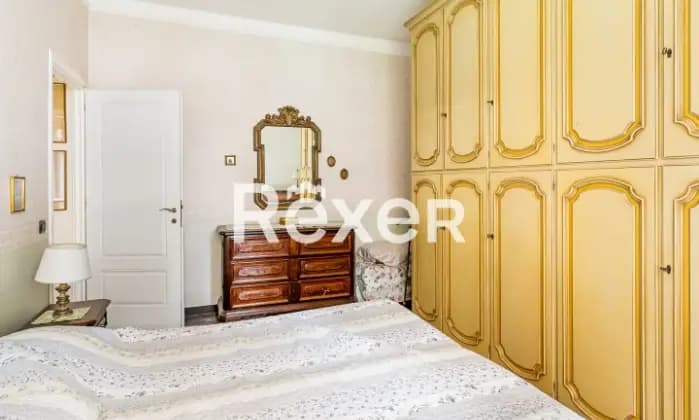 Rexer-Genova-Genova-via-Cordanieri-Appartamento-in-contesto-privato-con-posti-auto-condominiali-assegnati-CameraDaLetto