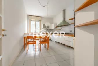 Rexer-BOLOGNA-Zona-Costa-Funivia-Appartamento-con-balconi-e-cantina-Cucina