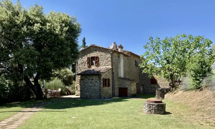 Rexer-Civitella-in-Val-di-Chiana-Casale-il-castellare-un-luogo-incantevole-immerso-nel-verde-Giardino