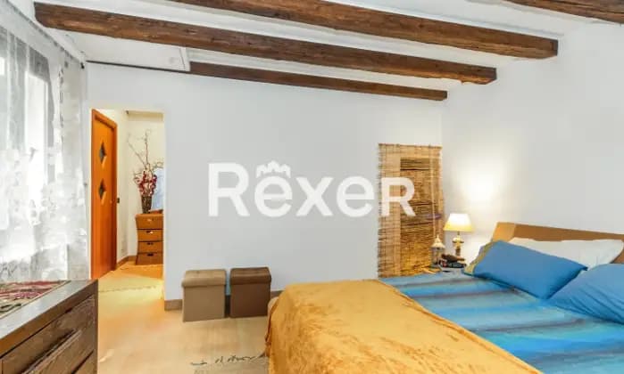 Rexer-VENEZIA-Casa-indipendente-articolata-su-due-livelli-CameraDaLetto