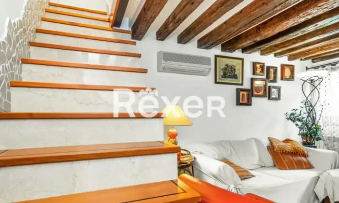Rexer-VENEZIA-Casa-indipendente-articolata-su-due-livelli-Altro