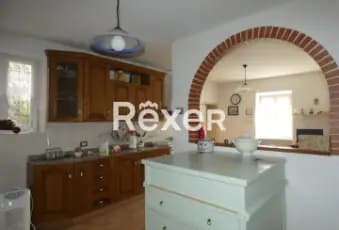 Rexer-VARESE-LIGURE-Varese-Ligure-Casa-patronale-con-ettari-di-terreni-Cucina