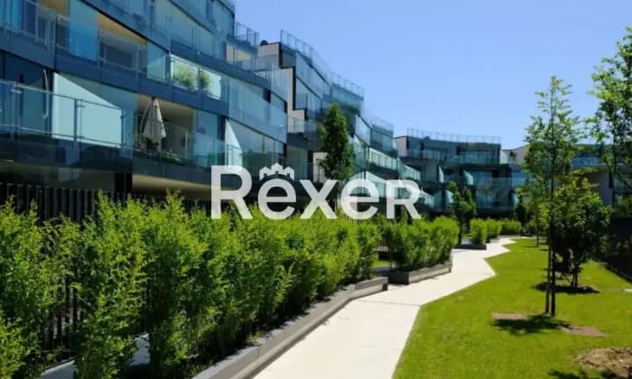 Rexer-Assago-Assago-MI-Particolare-openspace-di-pregio-Giardino