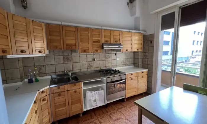 Rexer-Bologna-Vendesi-Ampio-e-Luminoso-Appartamento-in-Via-Don-Minzoni-Cucina