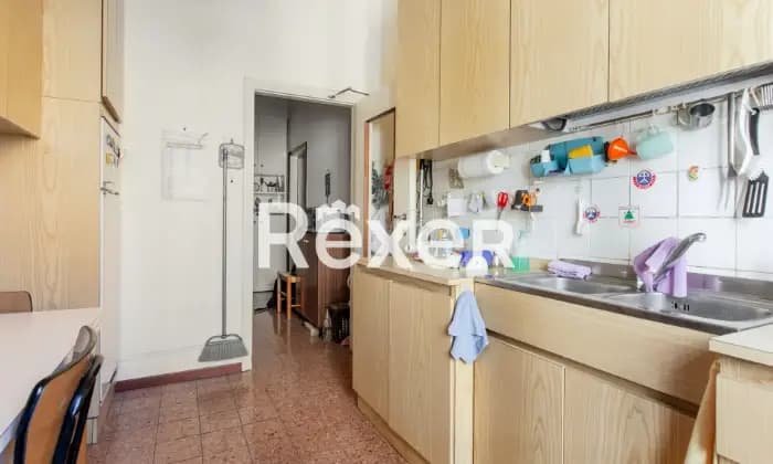 Rexer-Milano-Appartamento-a-Milano-in-Zona-Cadore-mq-con-balconi-Cucina