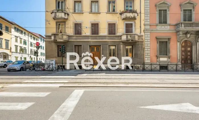 Rexer-FIRENZE-Centro-storico-Appartamento-di-quattro-vani-con-resede-esterna-tergale-Terrazzo