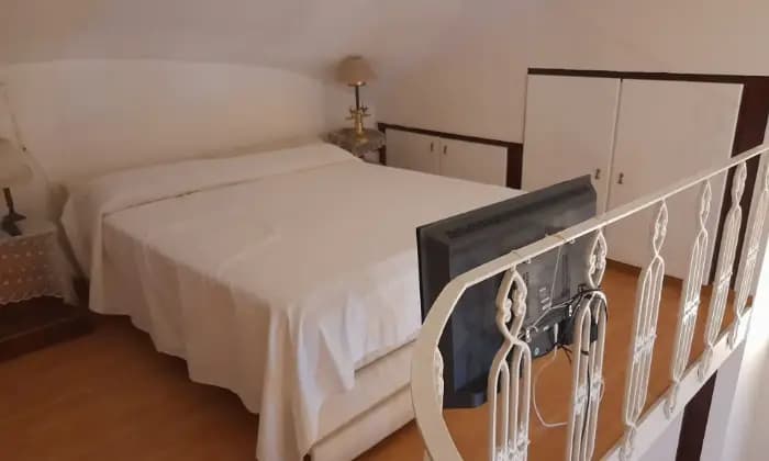 Rexer-Ischia-Appartamento-in-vendita-in-via-Roma-ad-Ischia-CAMERA-DA-LETTO