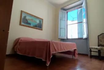 Rexer-Taurianova-Casa-su-tre-livelli-con-ampia-terrazza-CAMERA-DA-LETTO