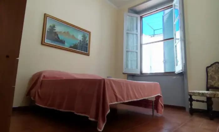 Rexer-Taurianova-Casa-su-tre-livelli-con-ampia-terrazza-CAMERA-DA-LETTO