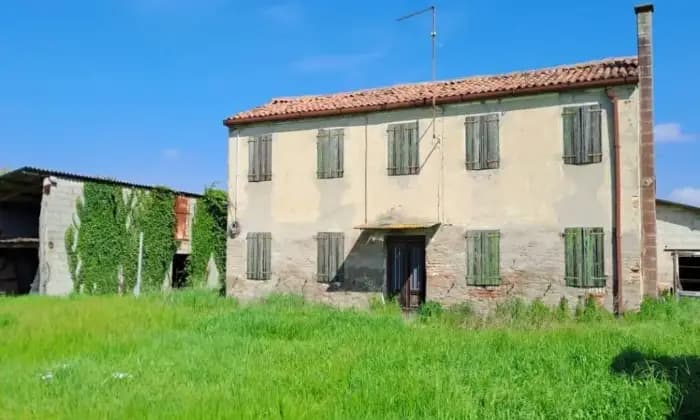 Rexer-Correzzola-Casa-colonica-in-vendita-in-via-Vincenzo-Monti-a-Correzzola-Giardino