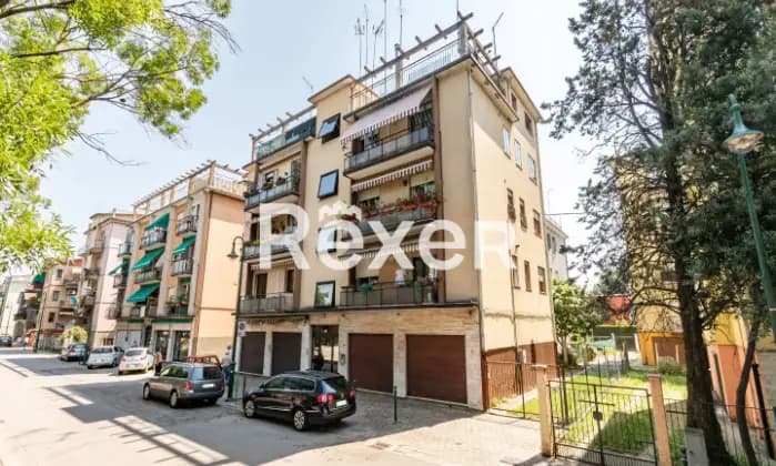 Rexer-Venezia-Cipressina-di-Mestre-Venezia-Appartamento-con-soffitta-e-box-auto-Giardino