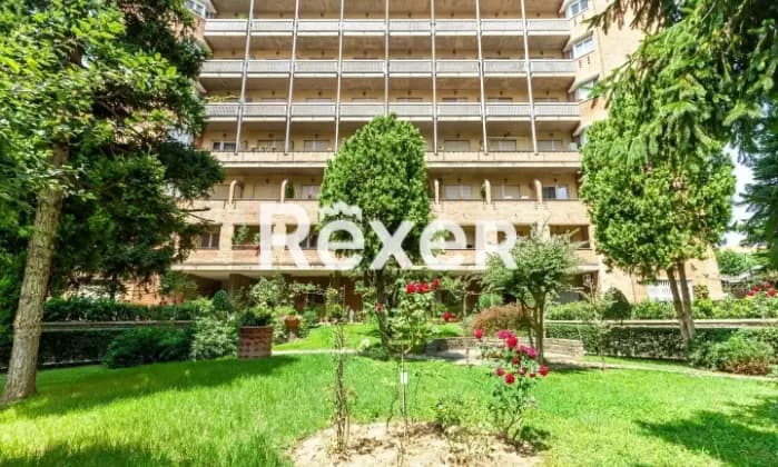 Rexer-TORINO-Zona-Nizza-Millefonti-Via-Genova-Appartamento-al-quarto-piano-Giardino