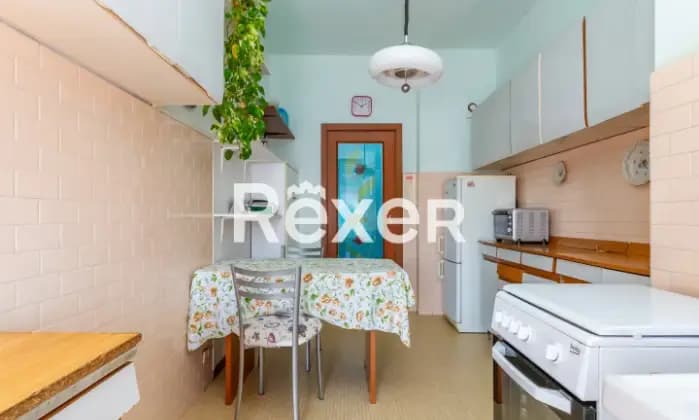 Rexer-MONZA-Monza-Ampio-trilocale-con-doppio-balcone-al-piano-quarto-Cucina