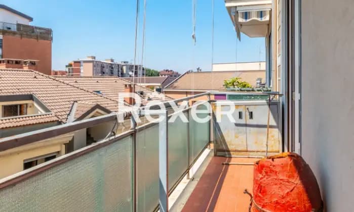 Rexer-Monza-Monza-Ampio-trilocale-con-doppio-balcone-al-piano-quarto-Terrazzo