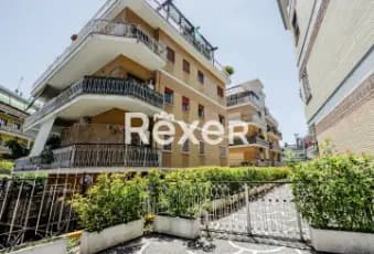 Rexer-ROMA-Nelle-vicinanze-di-Piazza-Talenti-Appartamento-mq-con-terrazzo-e-cantina-Giardino