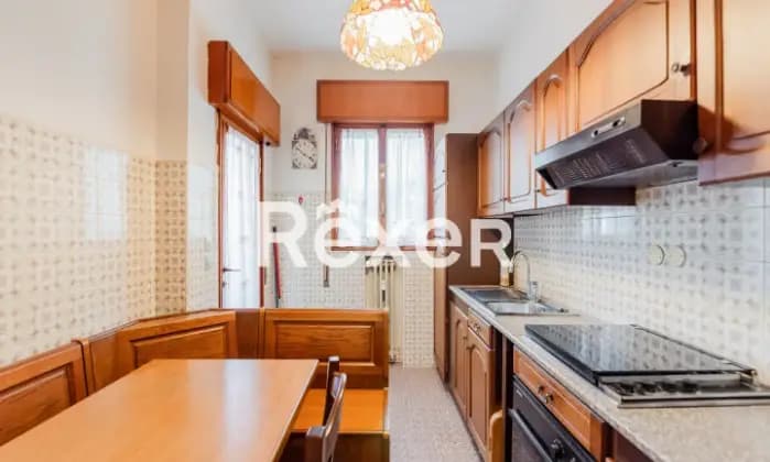 Rexer-Bologna-Bologna-Via-Toscanini-Appartamento-di-mq-con-giardino-e-posto-auto-Cucina