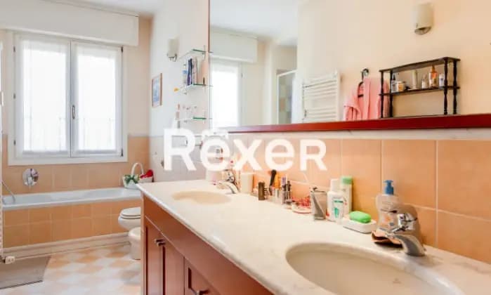 Rexer-Milano-Attico-con-terrazzo-su-due-livelli-mq-Bagno