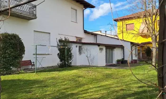 Rexer-Ponte-Nizza-Casa-indipendente-in-vendita-in-via-Roma-a-Ponte-Nizza-Giardino