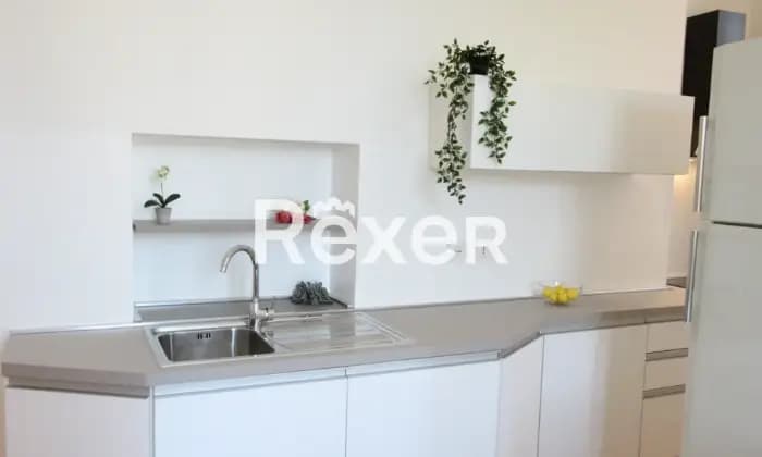 Rexer-Milano-Monolocale-ristrutturato-ed-arredato-zona-Bocconi-Cucina