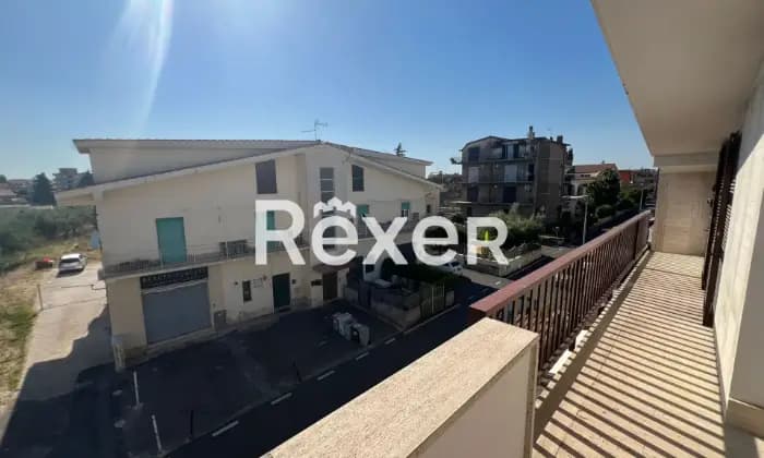 Rexer-Guidonia-Montecelio-Elegante-appartamento-su-due-Livelli-Terrazzo