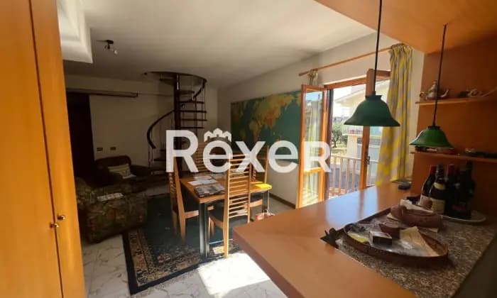 Rexer-Guidonia-Montecelio-Elegante-appartamento-su-due-Livelli-Altro