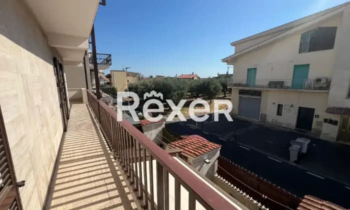 Rexer-Guidonia-Montecelio-Elegante-appartamento-su-due-Livelli-Terrazzo