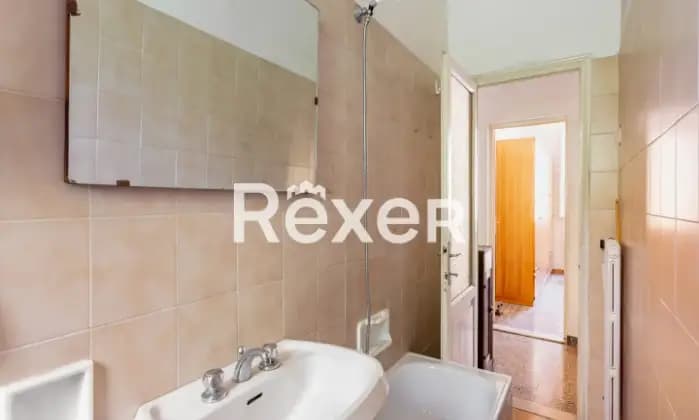 Rexer-Firenze-Dalmazia-Appartamento-di-vani-con-balcone-al-piano-primo-Bagno