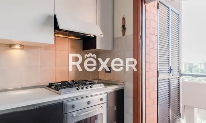 Rexer-Roma-Luminoso-bilocale-piano-alto-in-ottimo-stato-Cucina