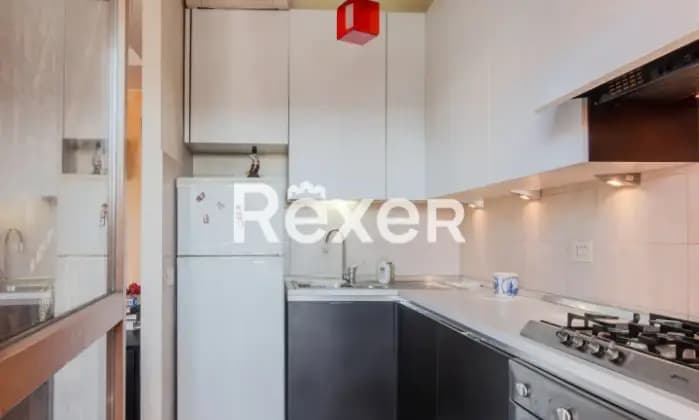 Rexer-Roma-Luminoso-bilocale-piano-alto-in-ottimo-stato-Cucina