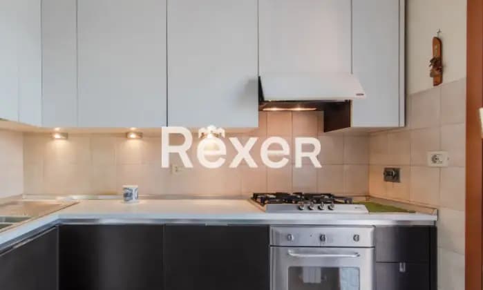 Rexer-Roma-Luminoso-bilocale-piano-alto-in-ottimo-stato-Cucina