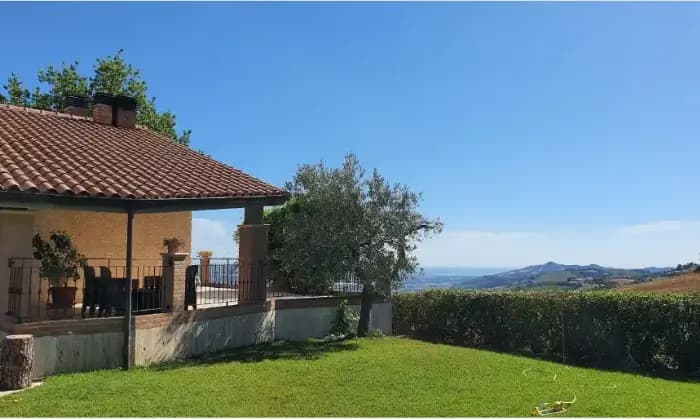 Rexer-Ancarano-Villa-in-vendita-in-frazione-Madonna-della-Carit-ad-Ancarano-Terrazzo