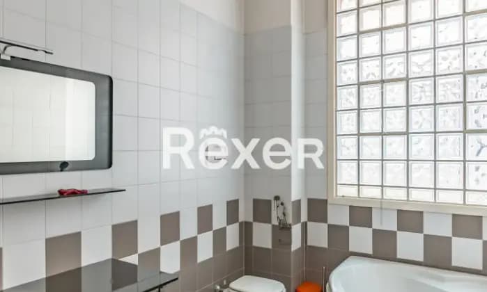 Rexer-Bollate-Bollate-Cassina-Nuova-Quadrilocale-di-ampia-metratura-con-box-e-cantina-Bagno