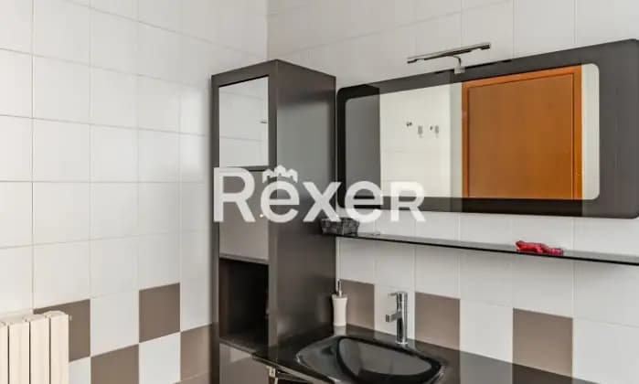 Rexer-Bollate-Bollate-Cassina-Nuova-Quadrilocale-di-ampia-metratura-con-box-e-cantina-Bagno