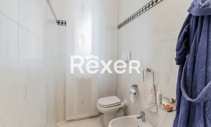 Rexer-SESTO-SAN-GIOVANNI-NUDA-PROPRIETA-Ampio-appartamento-di-tre-locali-con-due-balconi-e-cantina-Bagno