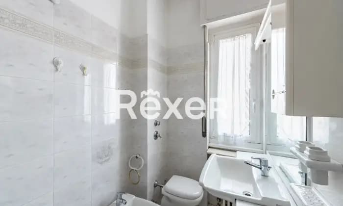 Rexer-Milano-Bilocale-ultimo-piano-luminoso-Bagno