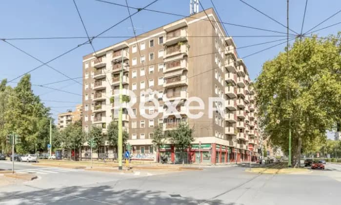 Rexer-Milano-Nuda-Propriet-Ampio-trilocale-con-cantina-e-posto-auto-di-propriet-Giardino