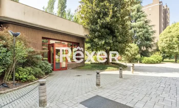 Rexer-Milano-Nuda-Propriet-Ampio-trilocale-con-cantina-e-posto-auto-di-propriet-Terrazzo