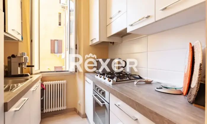 Rexer-Milano-Appartamento-ristrutturato-stabile-depoca-Cucina