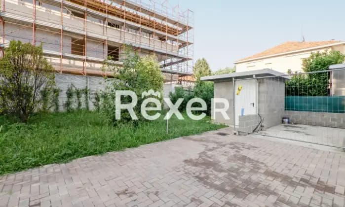 Rexer-Seregno-Bilocale-con-terrazzo-e-box-auto-Giardino