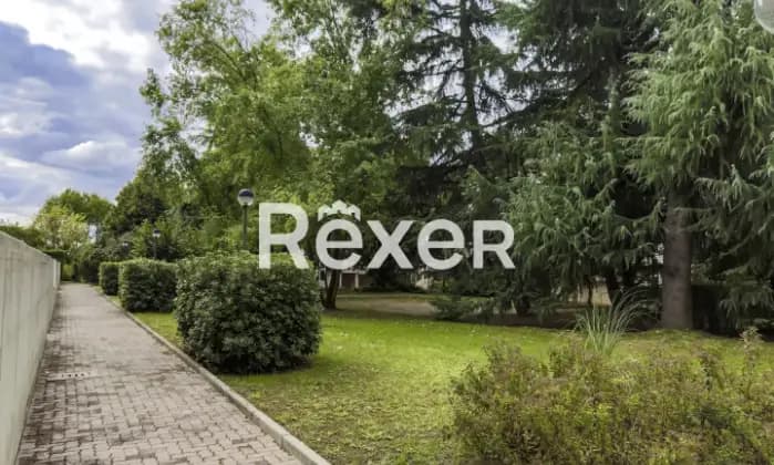 Rexer-Vimercate-Trilocale-al-terzo-piano-con-cantina-ed-autorimessa-mq-Giardino