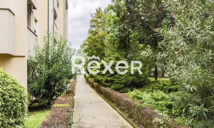 Rexer-Vimercate-Trilocale-al-terzo-piano-con-cantina-ed-autorimessa-mq-Giardino