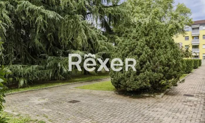 Rexer-Vimercate-Trilocale-al-terzo-piano-con-cantina-ed-autorimessa-mq-Giardino