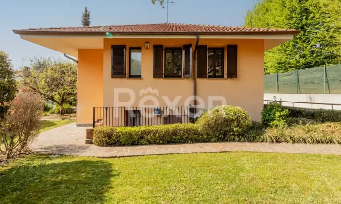 Rexer-Camparada-Ampia-Villa-Altro