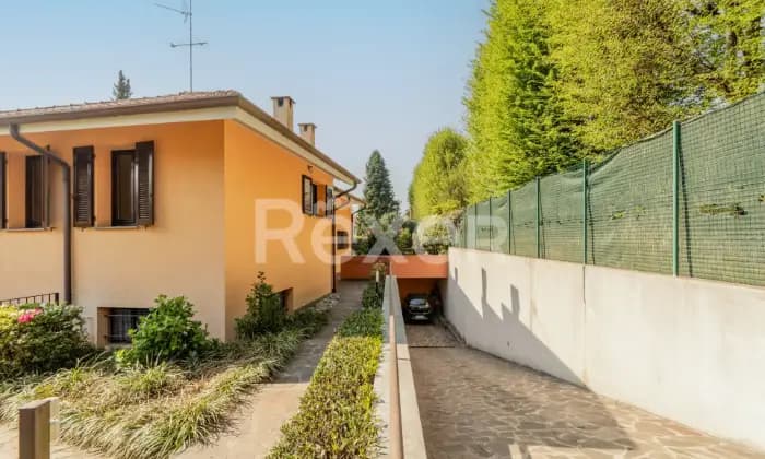 Rexer-Camparada-Ampia-Villa-Altro