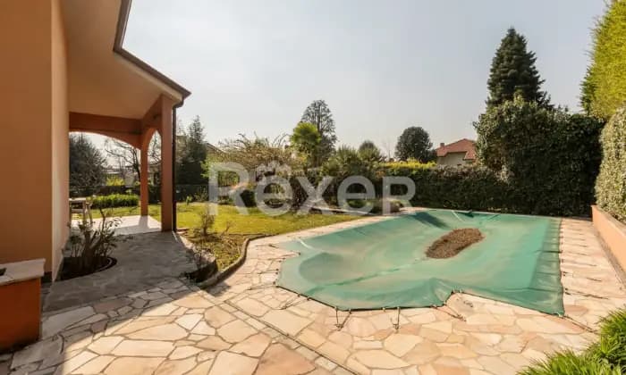 Rexer-Camparada-Ampia-Villa-Altro