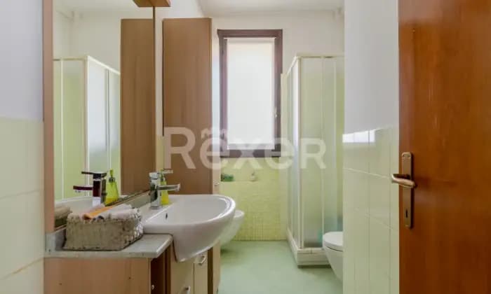 Rexer-Camparada-Ampia-Villa-Altro
