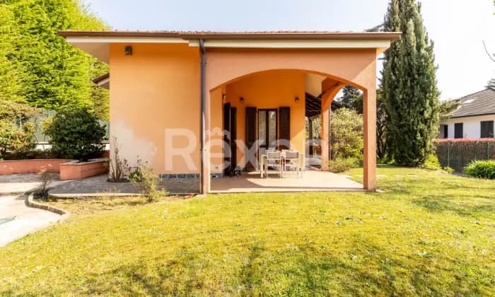 Rexer-Camparada-Ampia-Villa-Altro